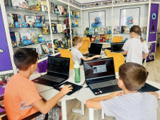 Educația digitală timpurie se dezvoltă în România: Academia MindHub deschide 11 centre noi